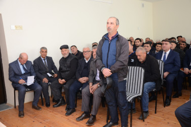 Axtaçı-Qarabucaq kəndində sakinlər ilə səyyar qəbul keçirilib