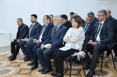 Gənclər evi"ndə Ailə, Qadın və Uşaq Problemləri üzrə Dövlət Komitəsi tərəfindən Bələdiyyələrdə yaradılmış Gender komissiyalarının fəaliyyətinin təkmilləşdirilməsi məqsədilə rayonun bələdiyyə üzvlərinə təlim keçirilmişdir.