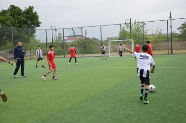 Ümummilli lider Heydər Əliyevin anadan olmasının 102 illiyinə həsr edilmiş ümumtəhsil məktəblərin komandaları arasında minifutbol idman növü üzrə rayon turniri start götürüb.
