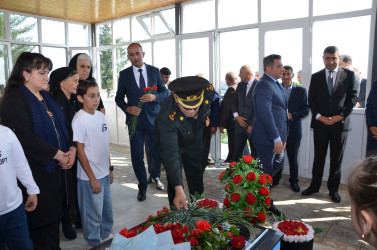 İcra başçısı şəhid Kamil Şirinovun və şəhid Elvin Ömərovun anım tədbirlərində iştirak edib.