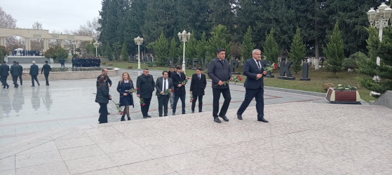 Ümummilli lider Heydər Əliyevin əziz xatirəsi ehtiramla yad edilib