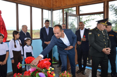 İcra başçısı şəhid Ülvi Azayevin anım tədbirində iştirak edib.