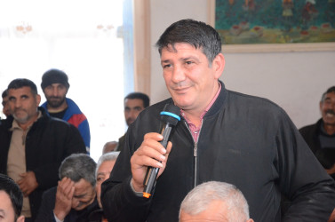 Pirili kəndində sakinlər ilə növbəti səyyar qəbul keçirilib