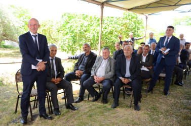 Mayın 14-də Axtaçı kənd sakinləri ilə səyyar qəbul keçirilib.