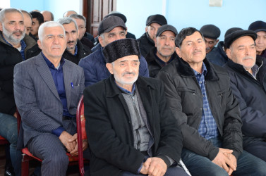 Söyüdlər kənd sakinləri ilə səyyar qəbul keçirilib
