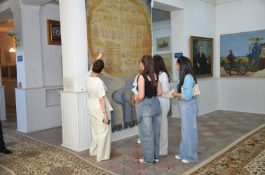 Rayon İcra Hakimiyyətinin könüllüləri Kürdəmir Tarix Diyarşünaslıq Muzeyi və Kürdəmir Dövlət Rəsm Qalereyasında olublar.