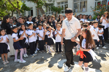 M.Ə.Rəsulzadə adına şəhər 2 nömrəli məktəbdə Son zəng tədbiri keçirilib.