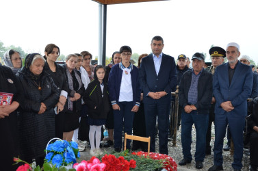 İcra başçısı şəhid Pərviz Novruzovun anım tədbirində iştirak edib.