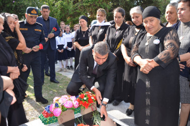 İcra başçısı şəhid Murad Eyyubovun və şəhid İslam Dünyamalıyevin anım tədbirlərində iştirak edib.