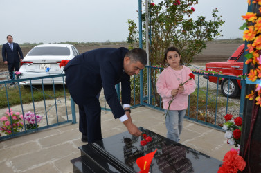 İcra başçısı şəhid İsmət Məmmədovun anım tədbirində iştirak edib.
