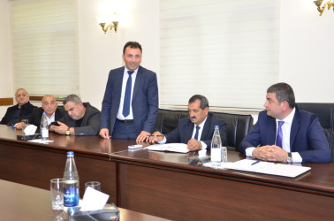 Kürdəmir Rayon İcra Hakimiyyətinin başçısı Elşən Həsənli Sahibkarlarla görüş keçirib.