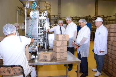 İcra başçısı Kürdəmir rayonunda fəaliyyət göstərən Azərsüd MMC süd emalı zavoduna baxış keçirib.