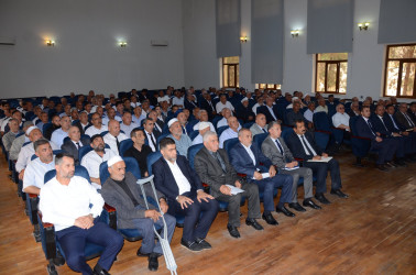 İcra başçısı Elxan İbrahimov rayonda yaşayan ağsaqqallar, ziyalılar və dini icma sədrləri ilə görüş keçirib.