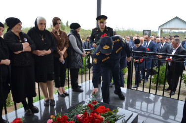 İcra başçısı şəhid Elnur İmamverdiyevin anım tədbirində iştirak edib.
