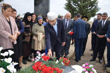 İcra başçısı şəhid Ramil Quliyevin anım tədbirində iştirak edib.