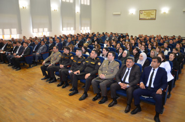 Əhalinin fövqəladə hallara qarşı hazırlığının və məlumatlılıq səviyyəsinin artırılması sahəsində birgə fəaliyyətin rolu” mövzusunda müşavirə keçirilib.