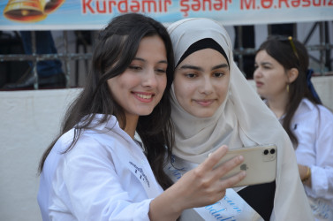 M.Ə.Rəsulzadə adına şəhər 2 nömrəli məktəbdə Son zəng tədbiri keçirilib.