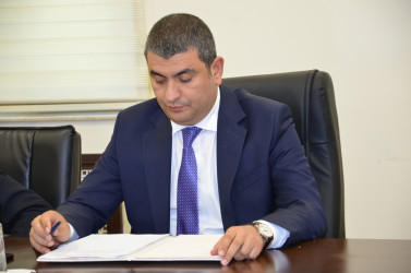 Kürdəmir Rayon İcra Hakimiyyətinin başçısı Elşən Həsənli Sahibkarlarla görüş keçirib.