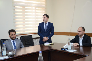 Kürdəmir Rayon İcra Hakimiyyətinin başçısı Elşən Həsənli rayonun fəal gəncləri ilə görüş keçirib.