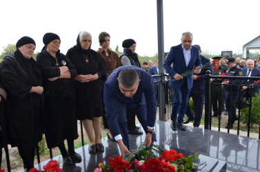 İcra başçısı şəhid Elnur İmamverdiyevin anım tədbirində iştirak edib.