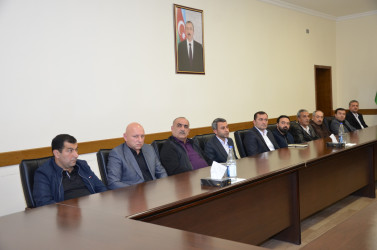 Kürdəmir Rayon İcra Hakimiyyətinin başçısı Elşən Həsənli Sahibkarlarla görüş keçirib.