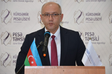 Kürdəmirdə “Şəhərsalma və memarlıq İli” çərçivəsində “Böyük Qayıdışın asanlaşdırılması: doğma yurdlarına qayıdan məcburi köçkünlərin məşğulluq perspektivlərinin və biznes imkanlarının artırılması” layihəsinin ikinci mərhələsinin yekun bağlanış mərasimi keçirilib.