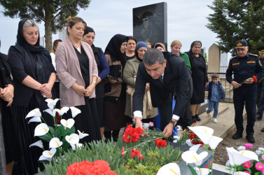 İcra başçısı şəhid Ramil Quliyevin anım tədbirində iştirak edib.