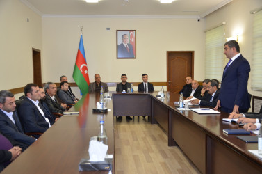 Kürdəmir Rayon İcra Hakimiyyətinin başçısı Elşən Həsənli Sahibkarlarla görüş keçirib.