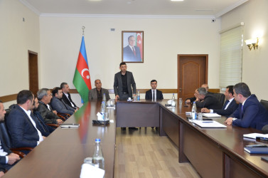 Kürdəmir Rayon İcra Hakimiyyətinin başçısı Elşən Həsənli Sahibkarlarla görüş keçirib.