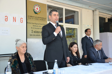 M.Ə.Rəsulzadə adına şəhər 2 nömrəli məktəbdə Son zəng tədbiri keçirilib.