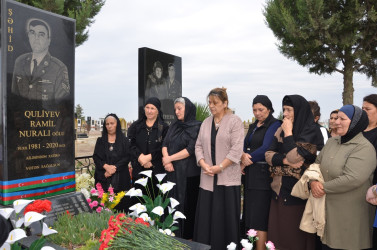 İcra başçısı şəhid Ramil Quliyevin anım tədbirində iştirak edib.