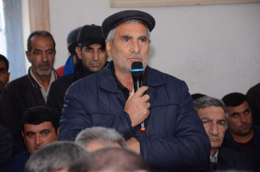 Pirili kəndində sakinlər ilə növbəti səyyar qəbul keçirilib