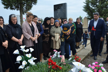 İcra başçısı şəhid Ramil Quliyevin anım tədbirində iştirak edib.