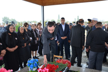 İcra başçısı şəhid Pərviz Novruzovun anım tədbirində iştirak edib.