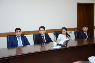 Kürdəmir Rayon İcra Hakimiyyətinin başçısı Elşən Həsənli rayonun fəal gəncləri ilə görüş keçirib.