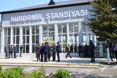 Kürdəmir stansiyasının yenidənqurma işlərindən sonra fəaliyyətinin bərpa edilməsi və istifadəyə verilməsi mərasimi keçirilib.