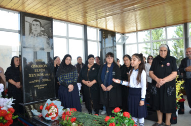 İcra başçısı şəhid Kamil Şirinovun və şəhid Elvin Ömərovun anım tədbirlərində iştirak edib.