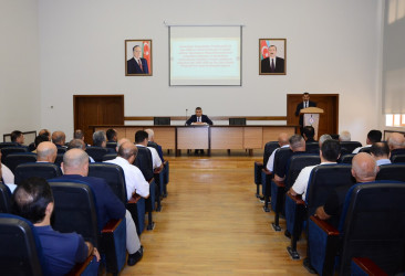 Kürdəmir Rayon İcra Hakimiyyətinin başçısı Elşən Həsənli rayonun fermer və sahibkarları ilə görüş keçirib.