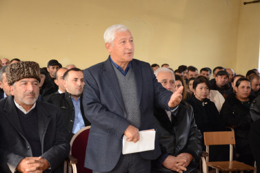 Carlı kəndində sakinlər ilə səyyar qəbul keçirilib