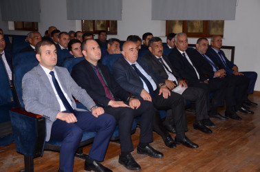 Kürdəmirdə meşə və meşə zolaqlarının yanğın təhlükəsizliyinin təmin olunması, həmçinin dənli və texniki bitkilərin yığılması, daşınması və emalı dövründə yanğın təhlükəsizliyinin təmin olunması istiqamətində maarifləndirici tədbir keçirilib.