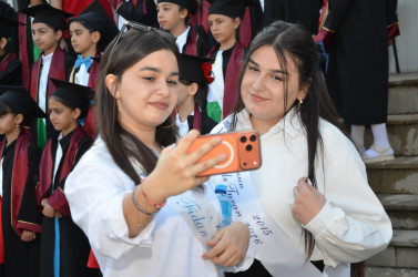 M.Ə.Rəsulzadə adına şəhər 2 nömrəli məktəbdə Son zəng tədbiri keçirilib.