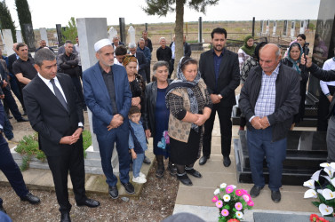 İcra başçısı şəhid Ramil Quliyevin anım tədbirində iştirak edib.