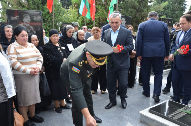 İcra başçısı şəhid Cəmil Həşimlinin anım tədbirində iştirak edib.