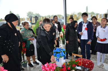 İcra başçısı şəhid Pərviz Novruzovun anım tədbirində iştirak edib.