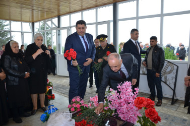 İcra başçısı şəhid Elnur Abışovun anım tədbirində iştirak edib.