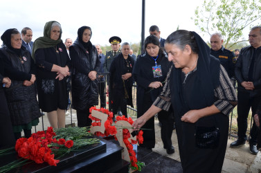 İcra başçısı şəhid Nurlan Dadaşovun anım tədbirində iştirak edib.