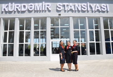 Kürdəmir stansiyasının yenidənqurma işlərindən sonra fəaliyyətinin bərpa edilməsi və istifadəyə verilməsi mərasimi keçirilib.