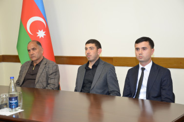 Kürdəmir Rayon İcra Hakimiyyətinin başçısı Elşən Həsənli Sahibkarlarla görüş keçirib.