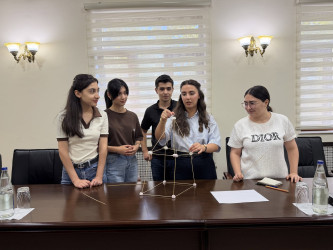 Rayon İcra Hakimiyyətinin könüllülərinə “Layihələrin hazırlanması və idarə edilməsi” mövzusunda təlim keçirilib.