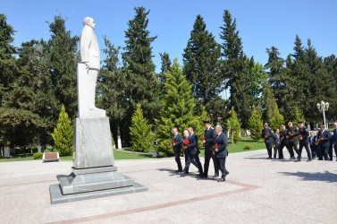 Kürdəmirdə Ümummilli Lider Heydər Əliyevin anadan olmasının 102 illiyi qeyd olunub.